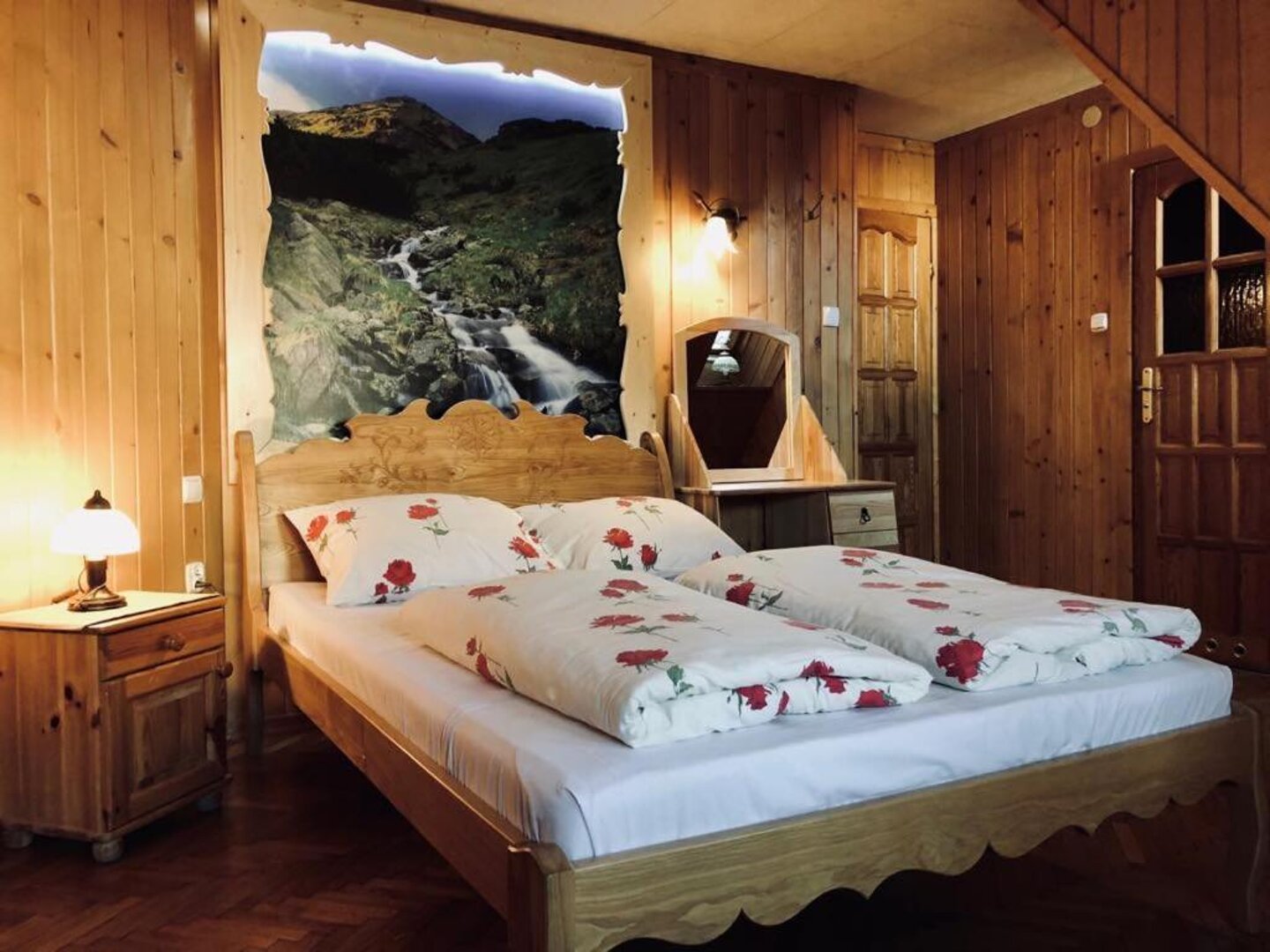 Pokój 2 osobowy deluxe - Wesoła Chatka ul. Krupówki 37a Zakopane Centrum Pokój 2 osobowy deluxe - Wesoła Chatka ul. Krupówki 37a Zakopane Centrum